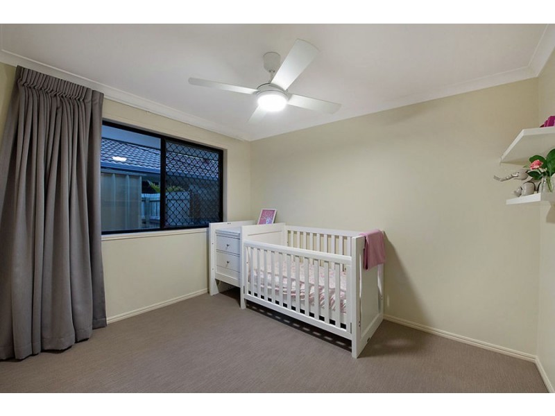 2 Water Side Place, Little Mountain QLD 4551