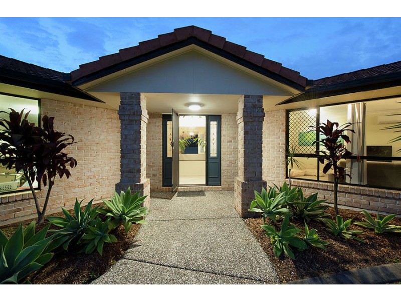 2 Water Side Place, Little Mountain QLD 4551