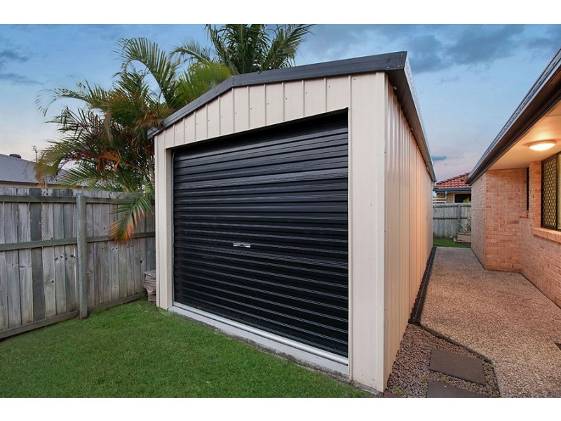 2 Water Side Place, Little Mountain QLD 4551