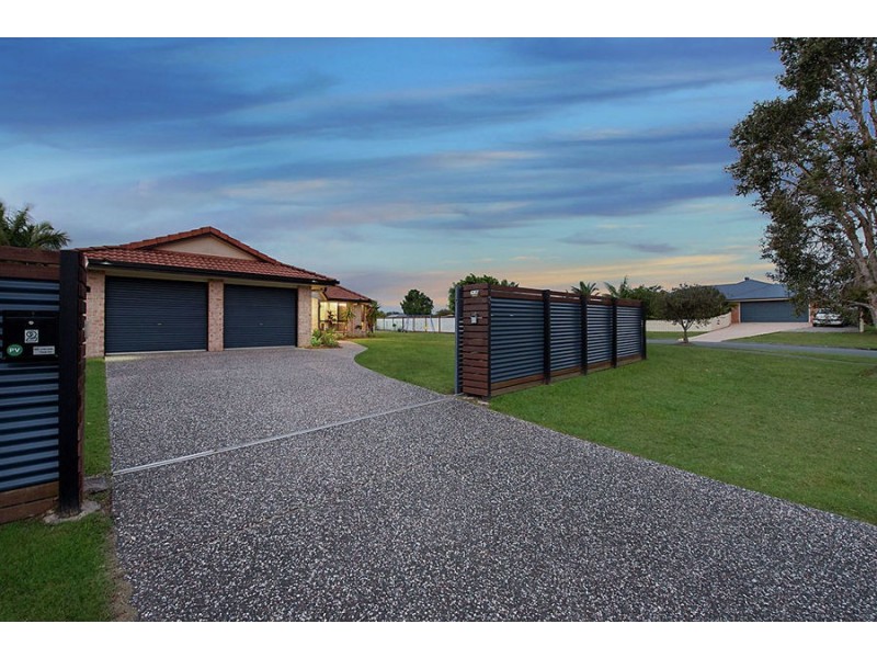 2 Water Side Place, Little Mountain QLD 4551