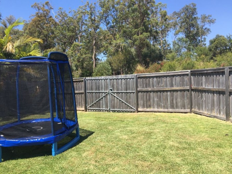 27 Pebbly Creek Cr, Little Mountain QLD 4551