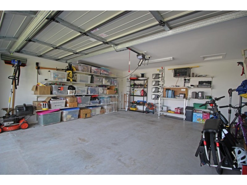 27 Pebbly Creek Cr, Little Mountain QLD 4551