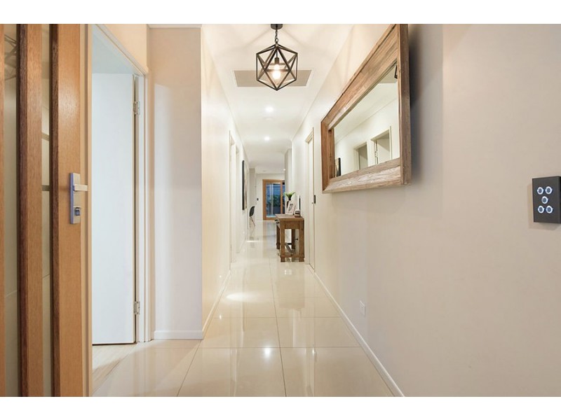 28 Pebbly Creek Crescent, Little Mountain QLD 4551