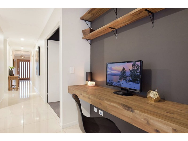 28 Pebbly Creek Crescent, Little Mountain QLD 4551