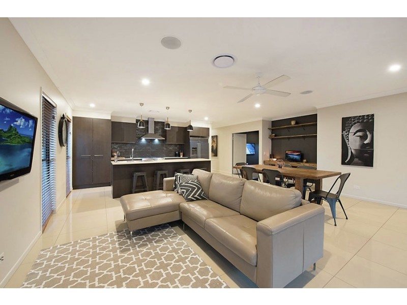 28 Pebbly Creek Crescent, Little Mountain QLD 4551