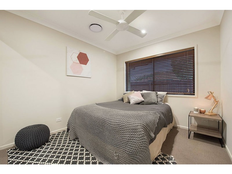 28 Pebbly Creek Crescent, Little Mountain QLD 4551