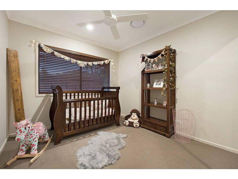 28 Pebbly Creek Crescent, Little Mountain QLD 4551