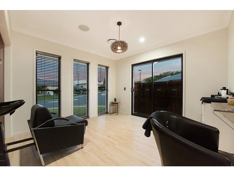 28 Pebbly Creek Crescent, Little Mountain QLD 4551