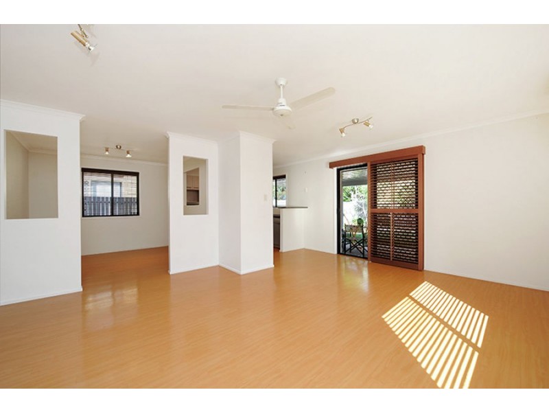 18 Rosslare Street, Caloundra West QLD 4551