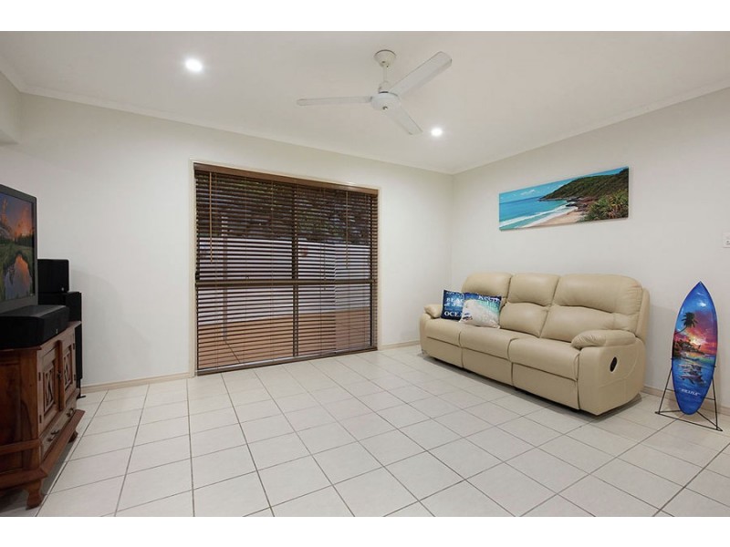 6 Gallery Pl, Little Mountain QLD 4551