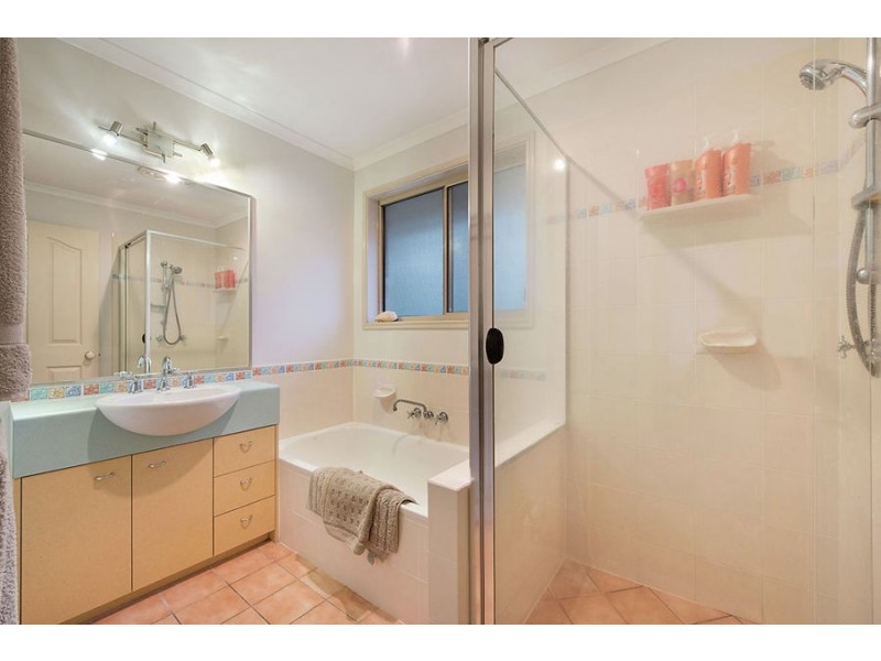 6 Gallery Pl, Little Mountain QLD 4551