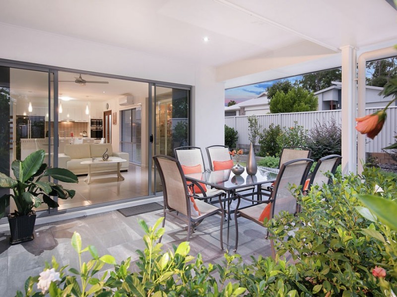 8 Riverstone Crescent, Little Mountain QLD 4551