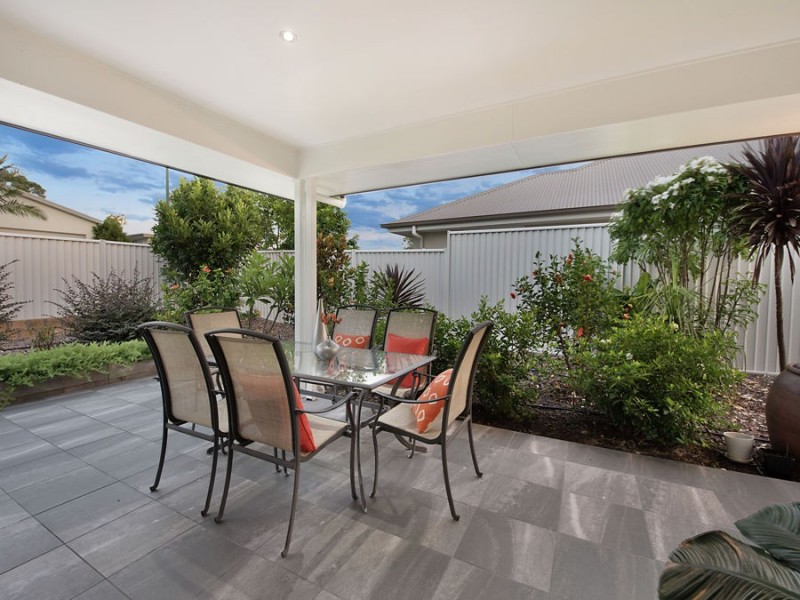 8 Riverstone Crescent, Little Mountain QLD 4551