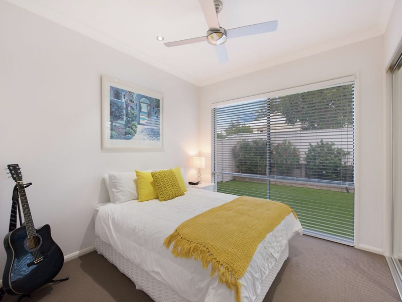 8 Riverstone Crescent, Little Mountain QLD 4551