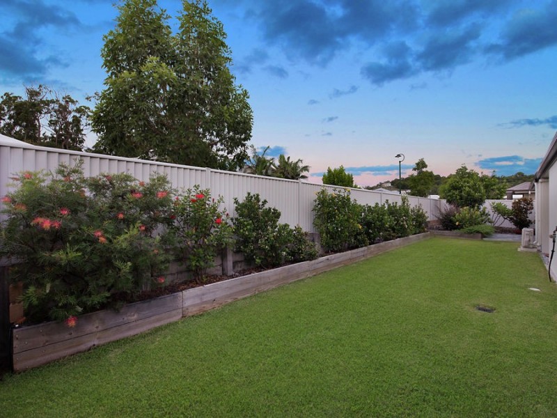 8 Riverstone Crescent, Little Mountain QLD 4551