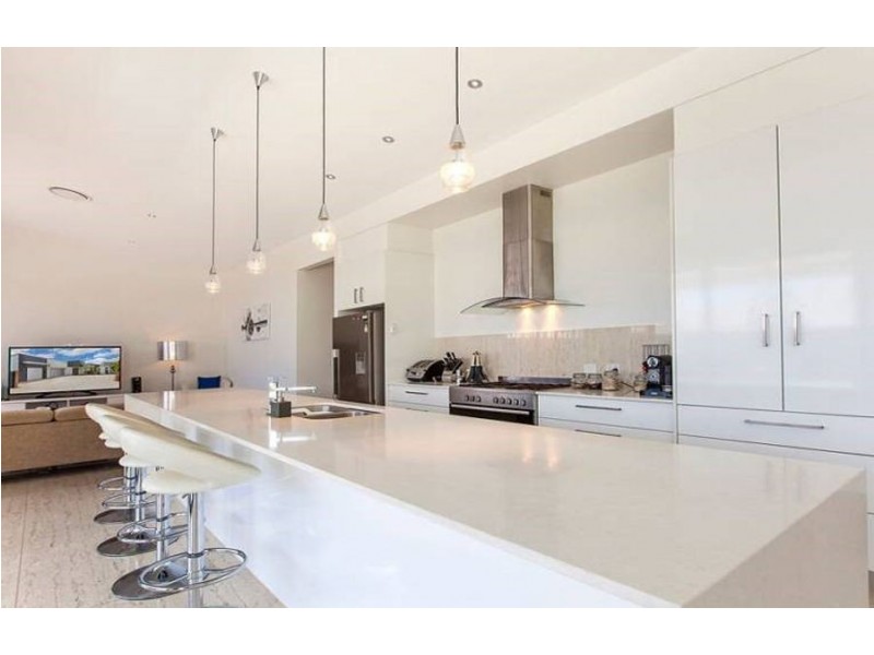 9 Mansell Street, Meridan Plains QLD 4551