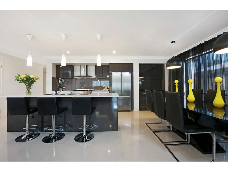 28 Sandstone Way, Little Mountain QLD 4551