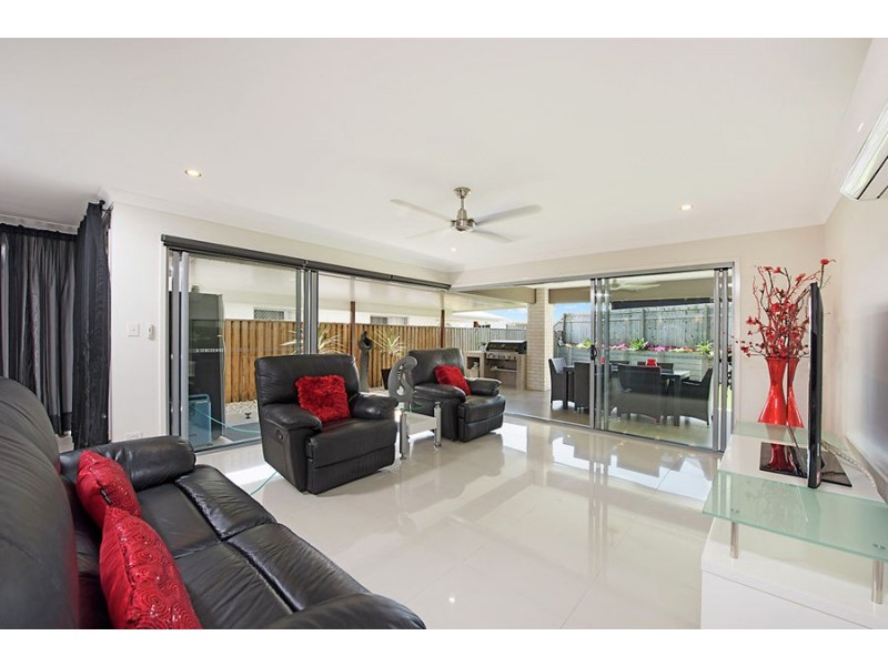 28 Sandstone Way, Little Mountain QLD 4551