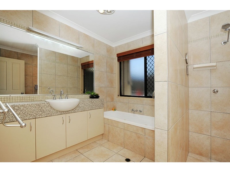 22 Discovery St, Little Mountain QLD 4551