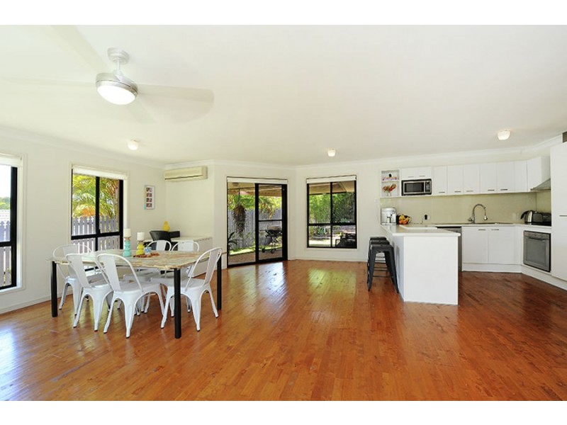 14 Mark Road West, Little Mountain QLD 4551