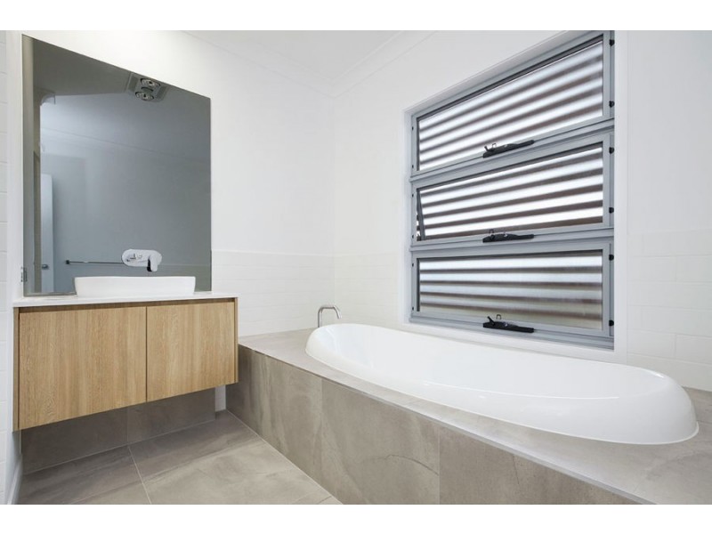 9 Glasswing Avenue, Palmview QLD 4553