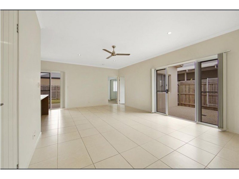 33 Northcote Crescent, Caloundra West QLD 4551