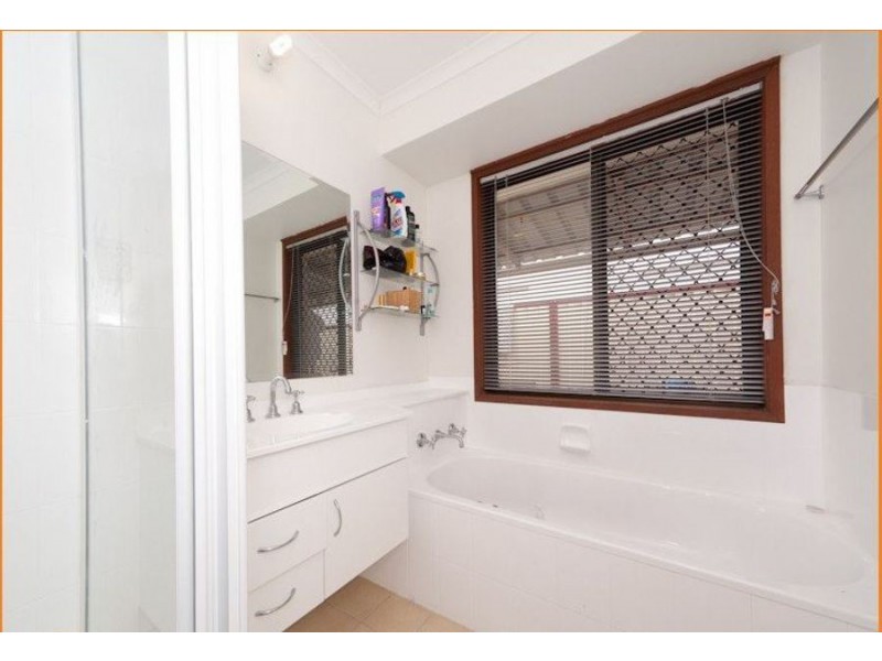 18 Blaxland St, Golden Beach QLD 4551