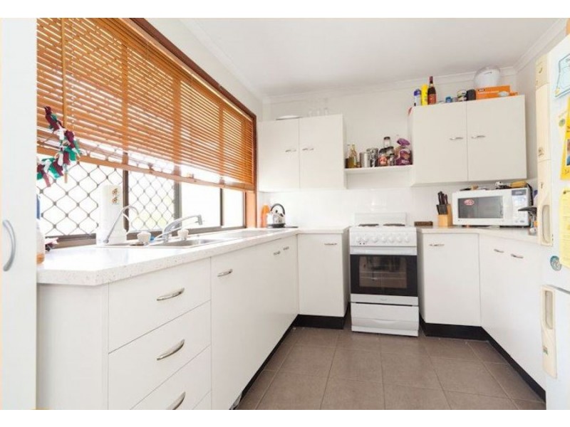 18 Blaxland St, Golden Beach QLD 4551