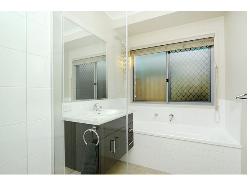 13 Wilderness Circuit, Little Mountain QLD 4551