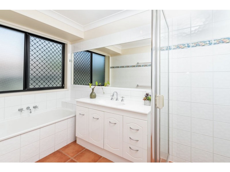 4 Vector Place, Little Mountain QLD 4551