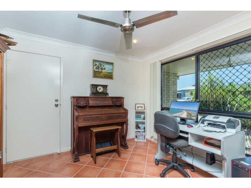 4 Vector Place, Little Mountain QLD 4551