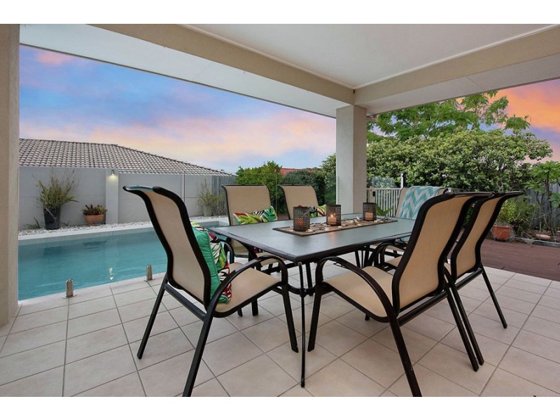 26 Hillview Crescent, Little Mountain QLD 4551