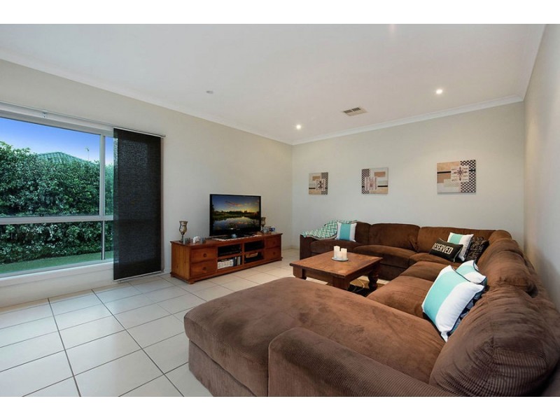 26 Hillview Crescent, Little Mountain QLD 4551