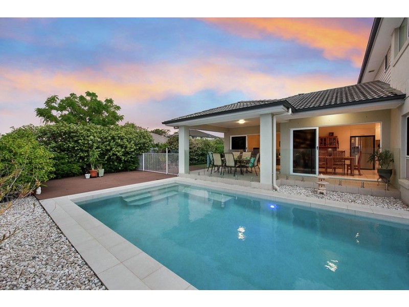 26 Hillview Crescent, Little Mountain QLD 4551