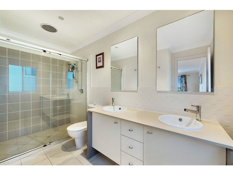 26 Hillview Crescent, Little Mountain QLD 4551