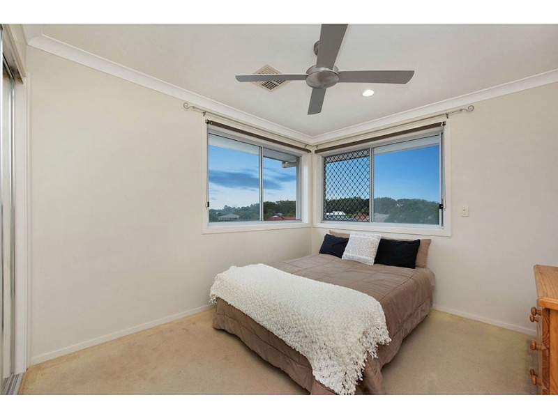 26 Hillview Crescent, Little Mountain QLD 4551