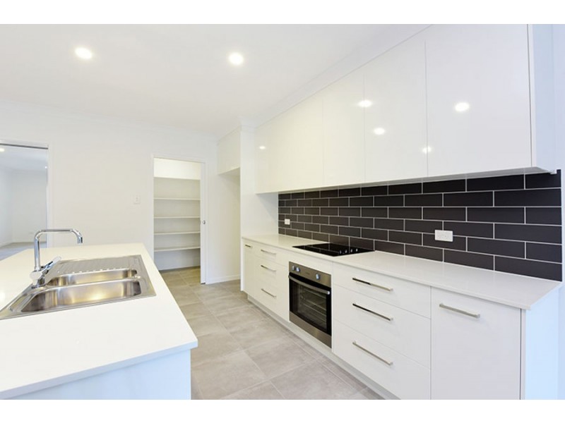2 /23 Kingfisher Drive, Bli Bli QLD 4560