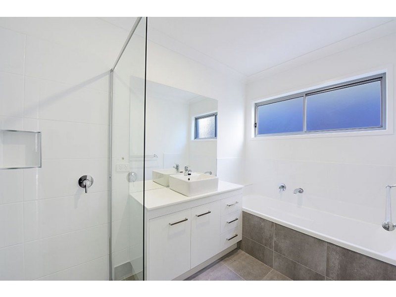 2 /23 Kingfisher Drive, Bli Bli QLD 4560