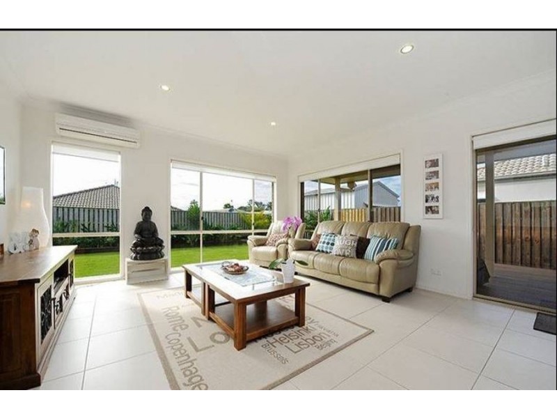 9 Elvena Circuit, Little Mountain QLD 4551