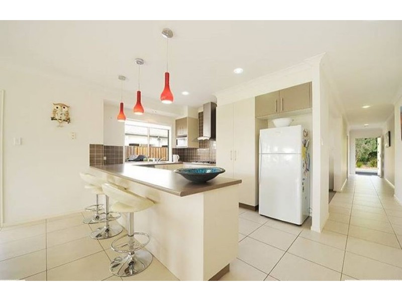 9 Elvena Circuit, Little Mountain QLD 4551