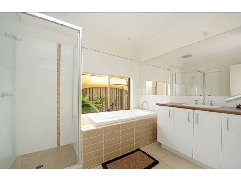 9 Elvena Circuit, Little Mountain QLD 4551