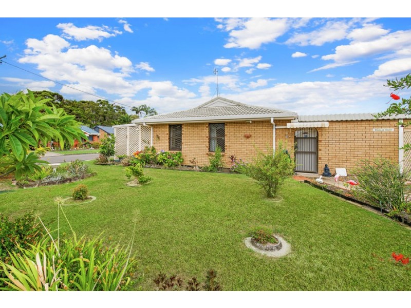 1/18 Ambako Place, Golden Beach QLD 4551