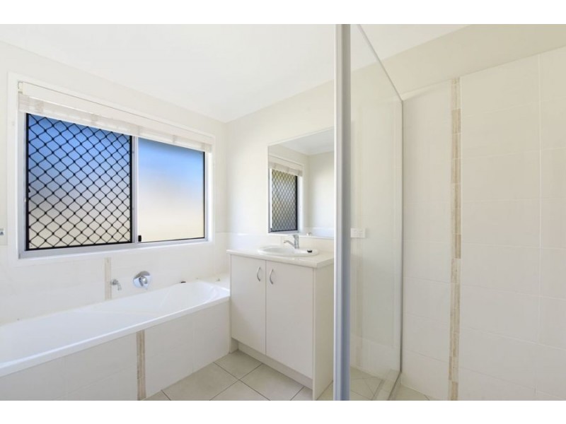 42 High Park Crescent, Little Mountain QLD 4551