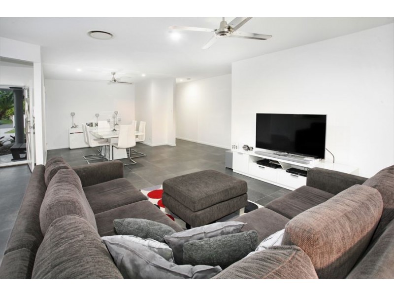 10 Homestead Drive, Little Mountain QLD 4551