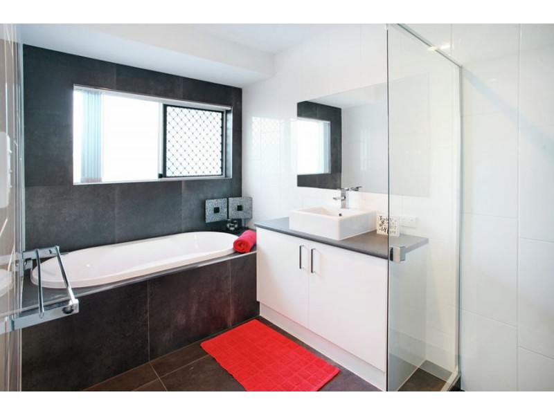 10 Homestead Drive, Little Mountain QLD 4551