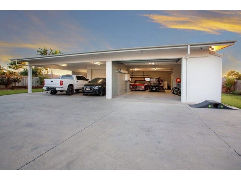 10 Homestead Drive, Little Mountain QLD 4551