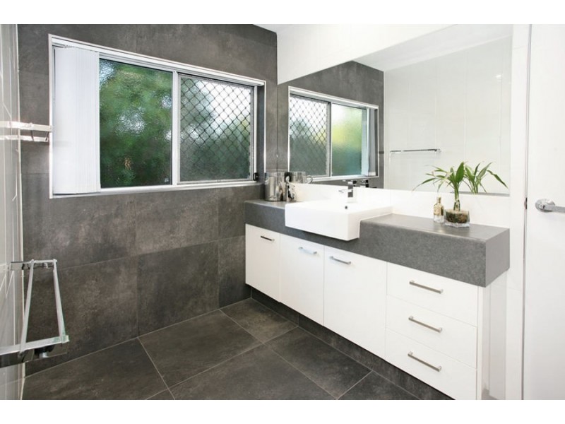 10 Homestead Drive, Little Mountain QLD 4551