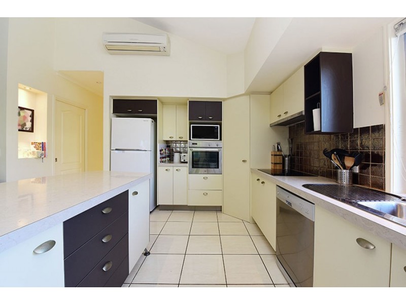 8 Madagascar Court, Kawana Island QLD 4575