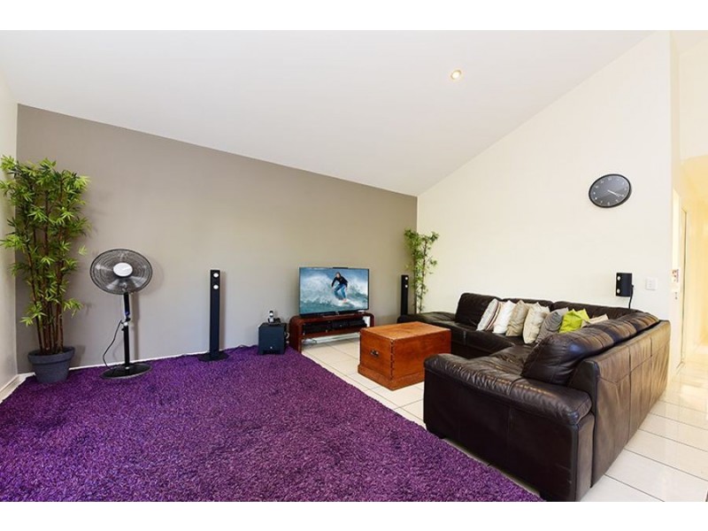 8 Madagascar Court, Kawana Island QLD 4575