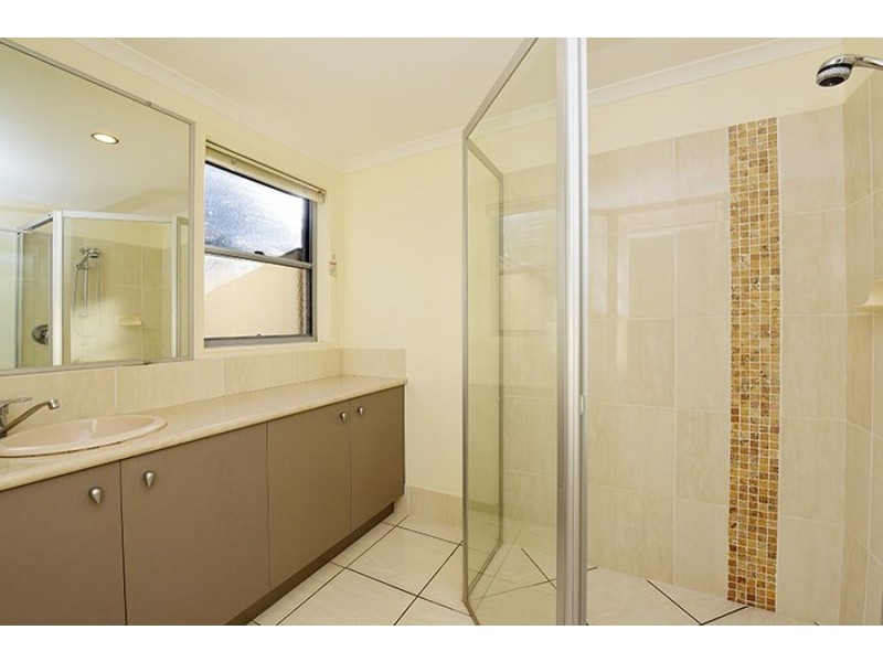 8 Madagascar Court, Kawana Island QLD 4575